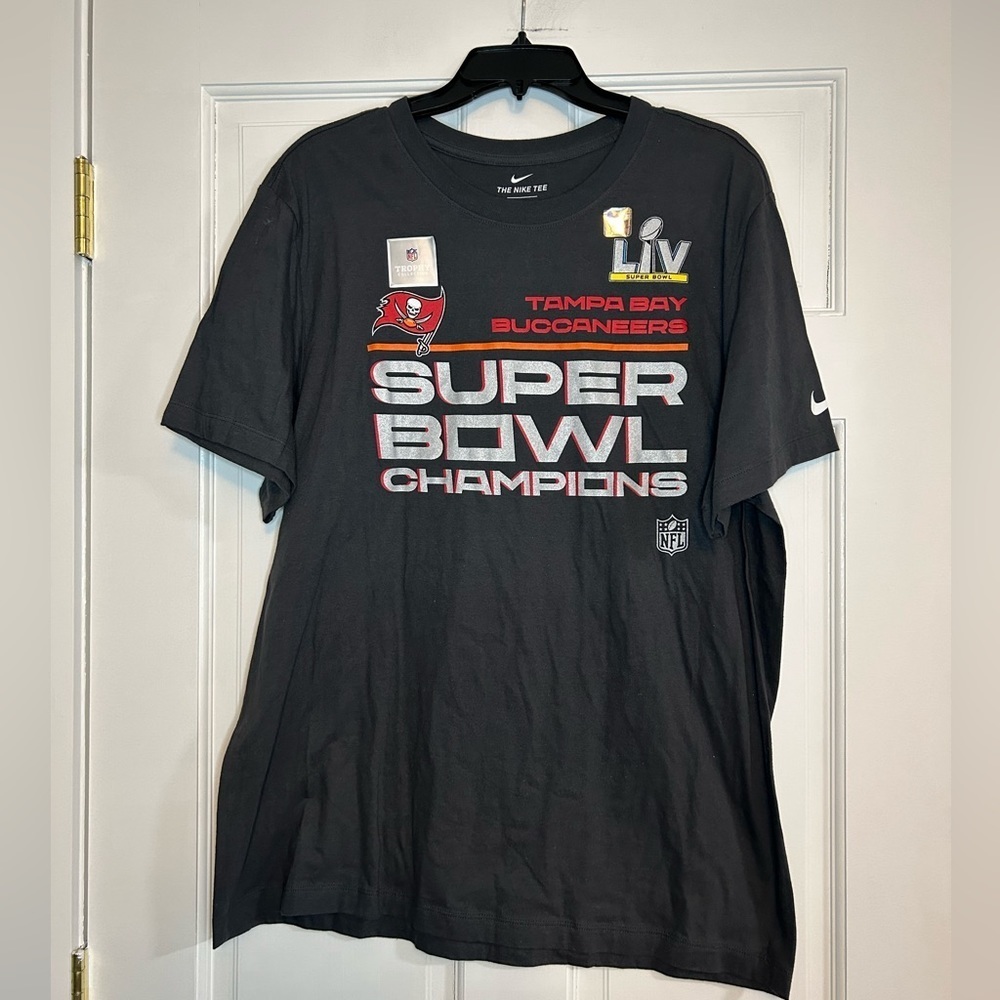 Nike Tampa Bay Buccaneers Super Bowl Champions Tshirt New